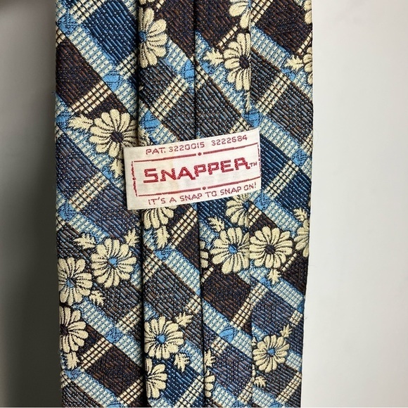 Vintage Snappon tie clip on floral tie - Picture 5 of 6